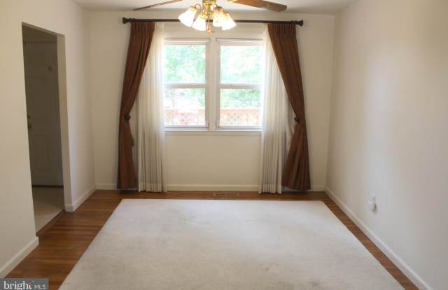 1120 LINKSIDE Drive Gallery 3