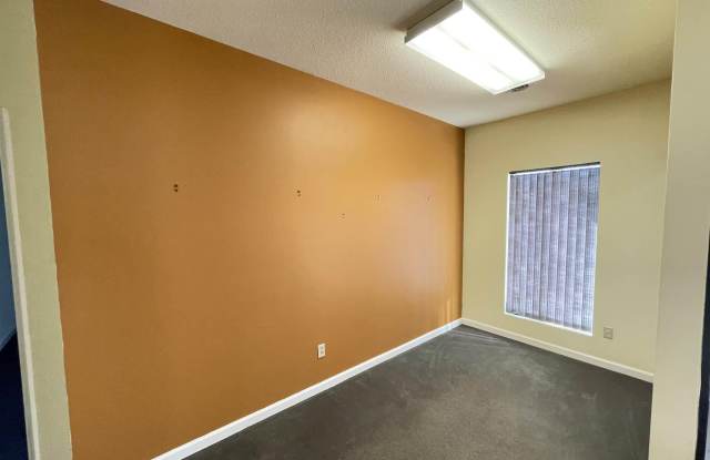 4011 W Jefferson Boulevard Gallery 4