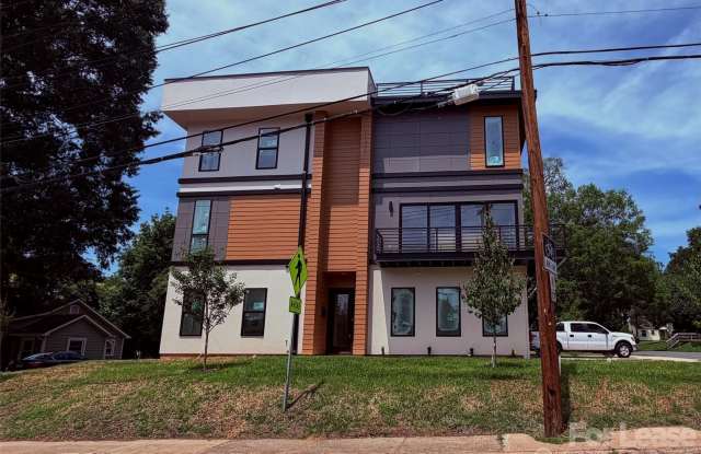 212 Smallwood Street S Gallery 2