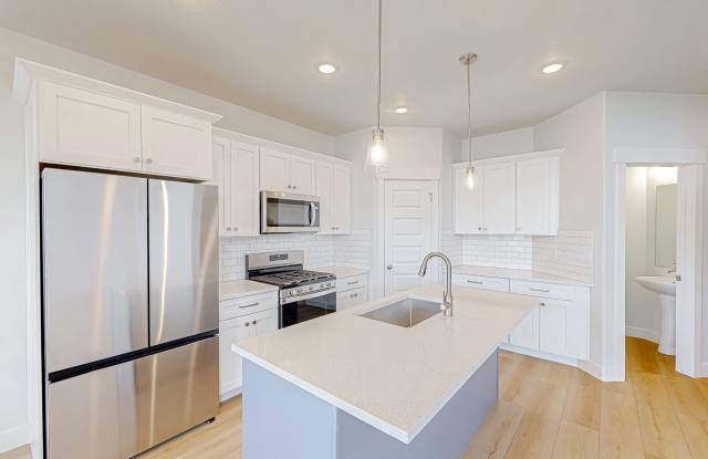 702 West 4500 South - 702 South 4500 South, Mapleton, UT 84660