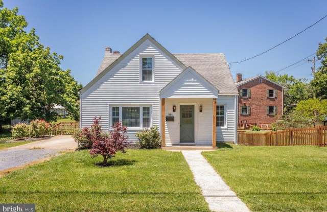 131 S WILLOW Street photos photos