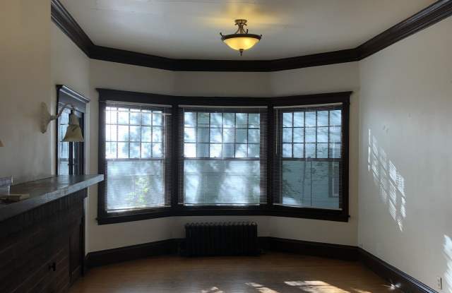 1321 SE 6th St. Gallery 3