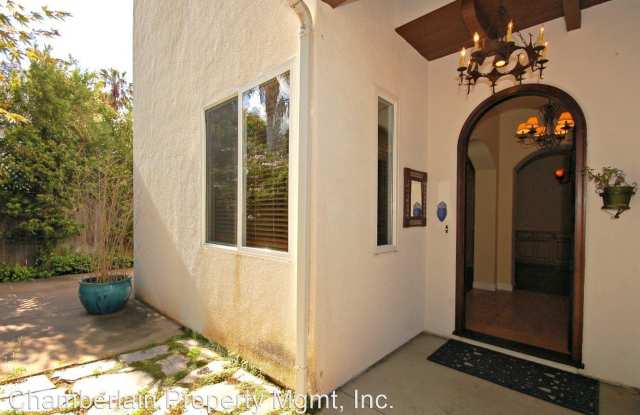 692 Laguna Dr Gallery 2