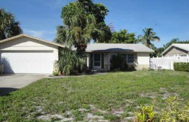 261 N JULIA CIRCLE - 261 North Julia Circle, St. Pete Beach, FL 33706