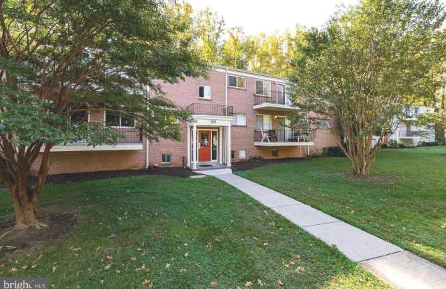 10619 WEYMOUTH Street unit: 102 photos photos