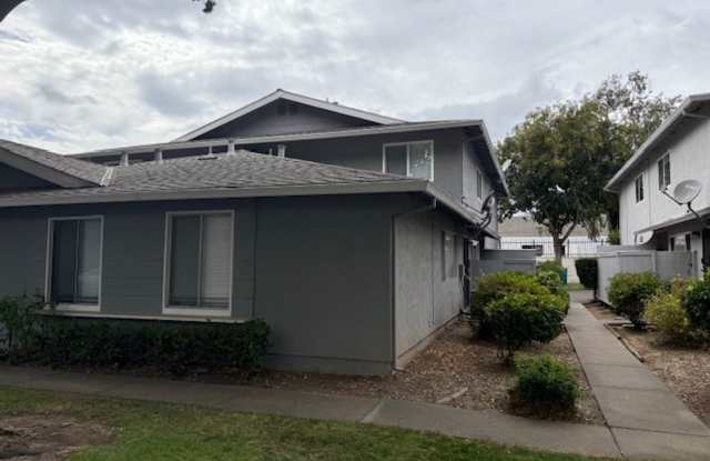 Great Condo with 1 car garage and indoor laundry photos photos