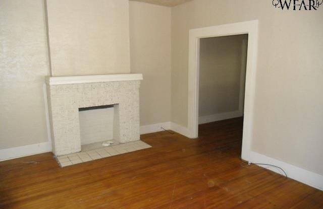 Centrally located 1 bedroom 1 bath photos photos