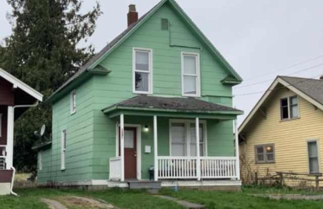4 Bedroom, 1 bathroom Home in the York neighborhood for Rent! photos photos