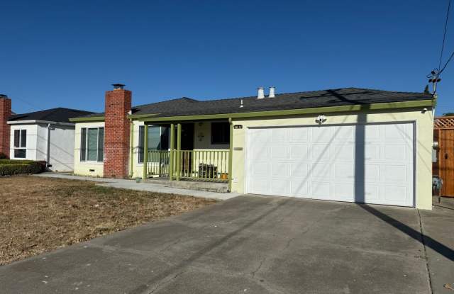 Updated 3BD + Bonus Room/2BA Glenmoor Ranch with Endless Charm  Possibility! photos photos