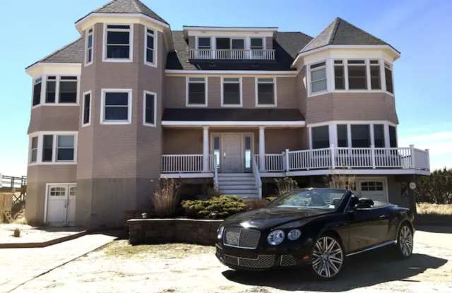 687 Dune Road photos photos