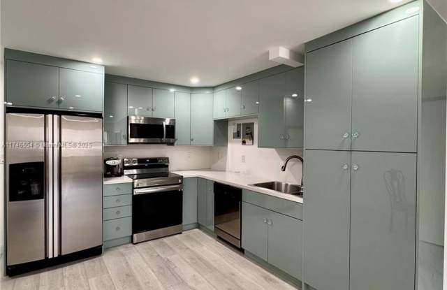 240 W Park Dr - 240 West Park Drive, Fountainebleau, FL 33174 240 W Park Dr - 240 West Park Drive, Fountainebleau, FL 33174