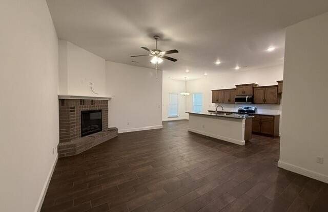 810 Delaney Drive Gallery 2