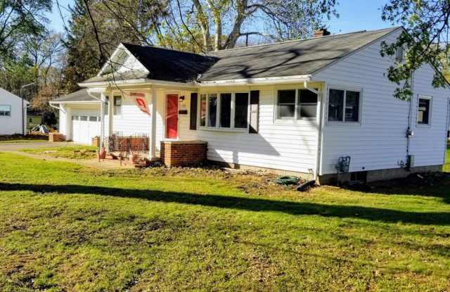 Beautiful 3 Bedroom, 2 Bathroom Home with Basement & 2-Car Garage photos photos