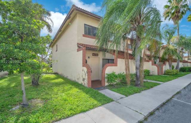 4761 N Pine Island Rd Gallery 1