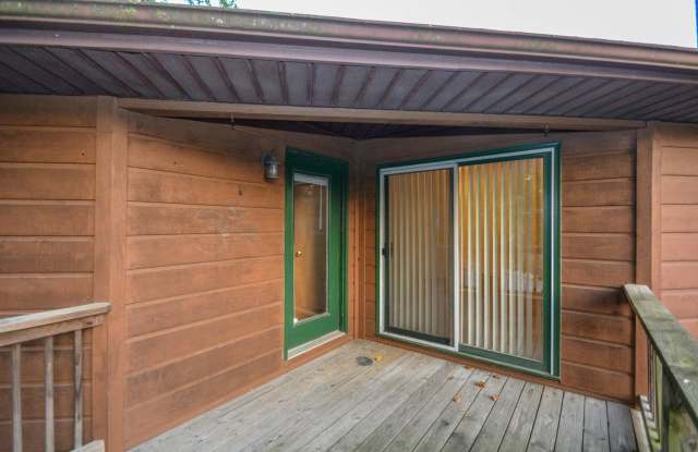 545 Henderson Crossing Gallery 3