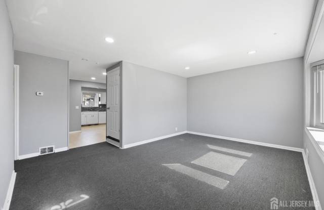 48 Buchanan Avenue Gallery 2