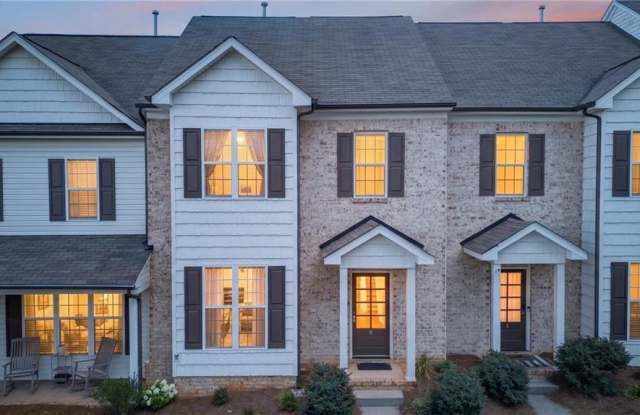 8 Nandina Drive Gallery 2