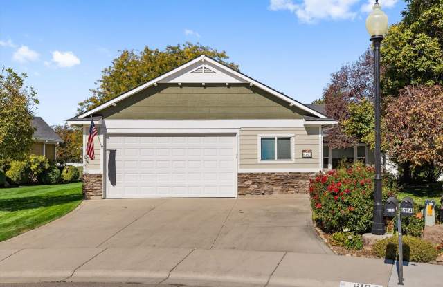 Charming 3-Bedroom Home in a Desirable Garden City Location! Gallery 1