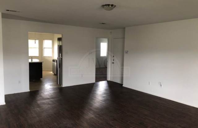 4304 Waterproof Gallery 3