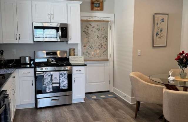 Rental Valparaiso Home with Fenced Yard & Lawn care Included Gallery 3
