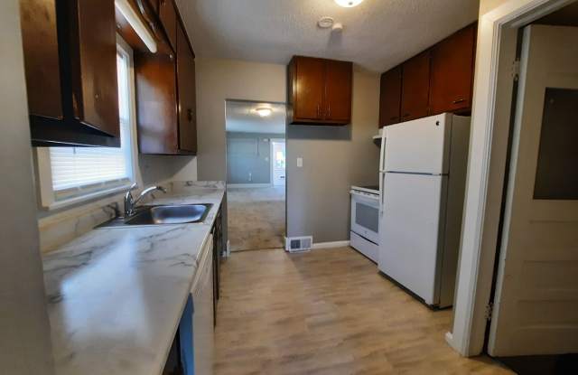 3 Bedroom Home with a Fenced Yard photos photos