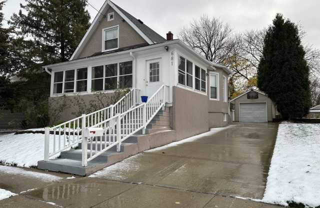 681 Lincoln Avenue - 681 Lincoln Avenue, Elgin, IL 60120