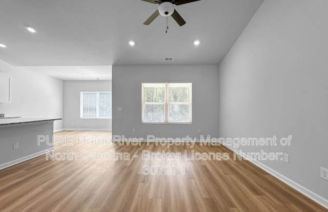 517 Chedworth Dr Gallery 2