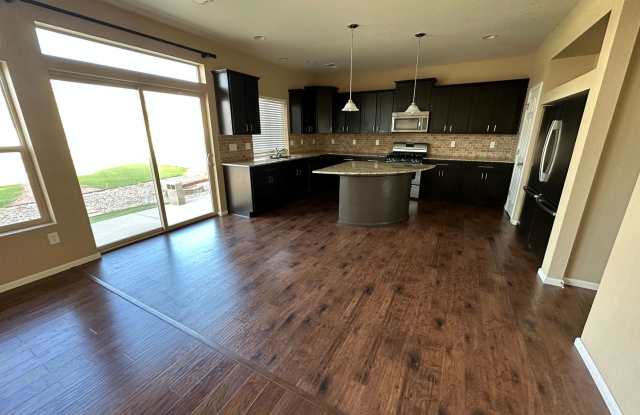 Spacious 4-Bedroom Home with Fenced Backyard, Central A/C & 2-Car Garage! Gallery 4