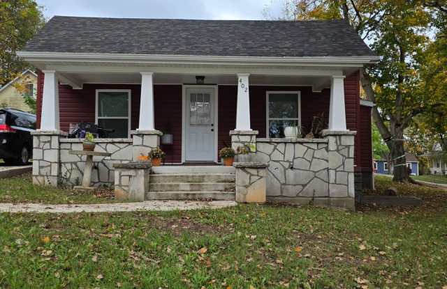 Remodeled 2 Bedroom, 1 Bath Home - 402 East Walnut Street, Ozark, MO 65721