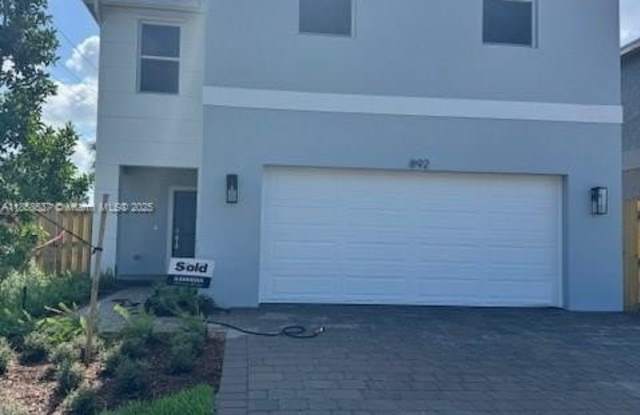 892 NW 18th Way photos photos