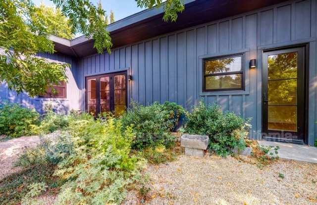 945 Brown St photos photos