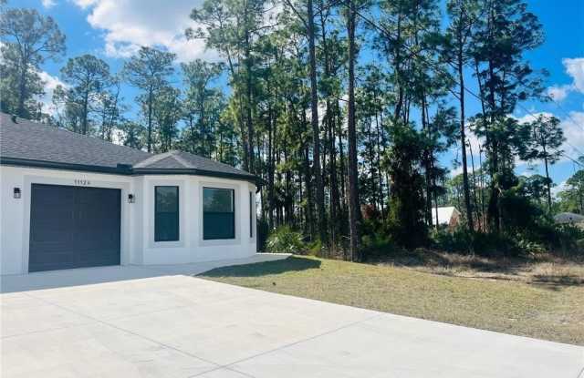 1112 E 12th St photos photos