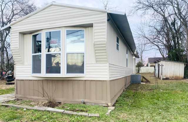 132 Kenmore Avenue - 132 Kenmore Avenue, Winchester, TN 37398