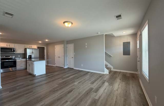 Find Your Fresh Start This Spring! Move in for $700, No rent until April! photos photos
