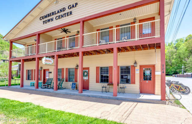 704 Brooklyn St unit: 4 photos photos