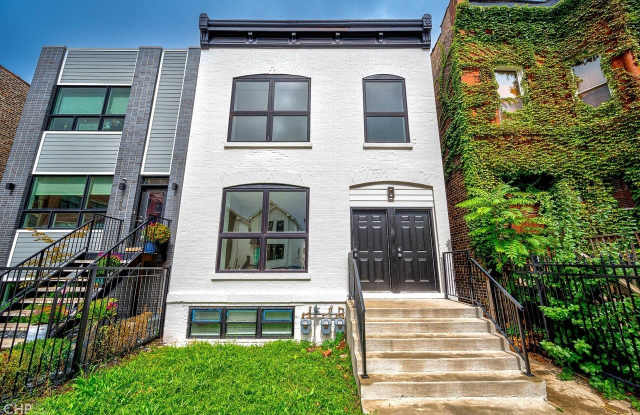 2526 W Lexington Avenue Gallery 1