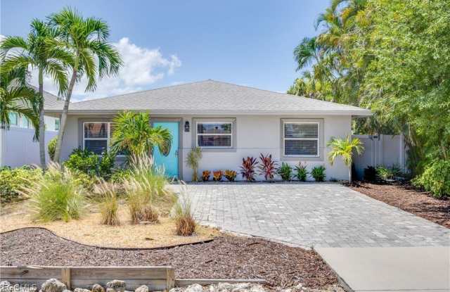 668 94th Avenue N photos photos