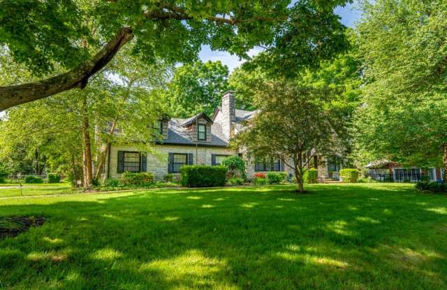 Beautiful 4 bedroom home in University Heights! Don't miss this one! photos photos