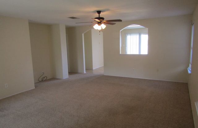 3913 Haley's Way 78664| 3 bed 2 bath 2 Car Garage $1995 Gallery 4