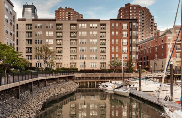 Hudson Point Gallery 4