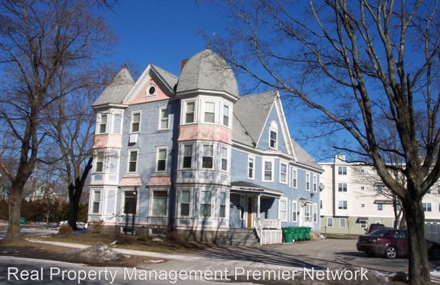 77 Wakefield St Apt #3 - 77 Wakefield St, Rochester, NH 03867