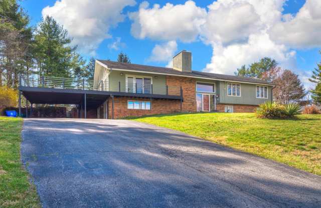 Open Floor Plan Home with Fenced Yard and Excellent Location photos photos