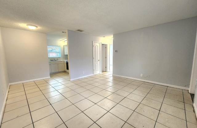 215 SW 1ST Court Gallery 4