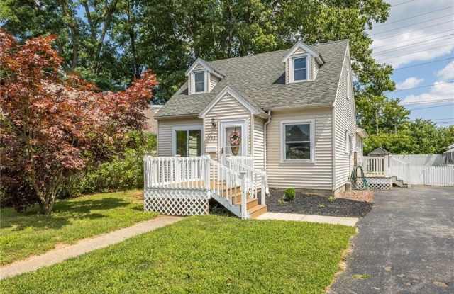 752 Bennington Drive Gallery 1