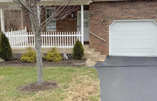 411 Eastley Court unit: H photos photos