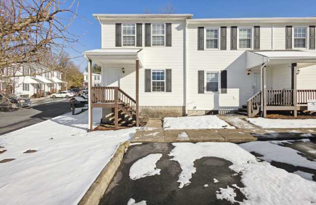 2023 Weaver Pike - 5 - 2023 Weaver Pike, Bristol, TN 37620 2023 Weaver Pike - 5 - 2023 Weaver Pike, Bristol, TN 37620