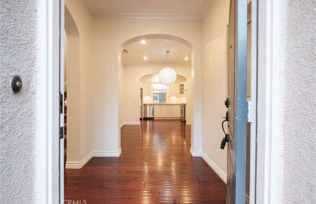 198 Groveland Gallery 3