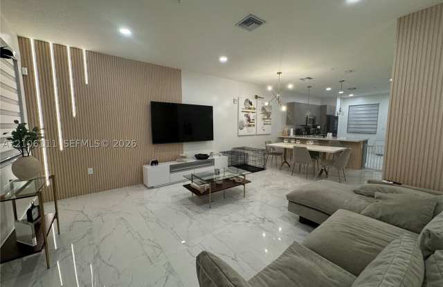 6450 NW 102nd Path Gallery 1