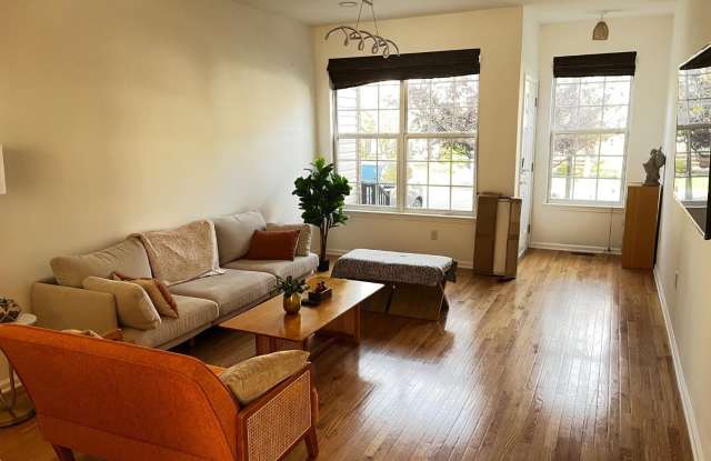 2436 Canterbury Lane photos photos
