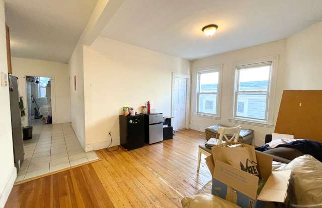Modern 4-Bedroom on Sachem St — In-Unit Laundry • Updated Kitchen • Prime Mission Hill Gallery 4